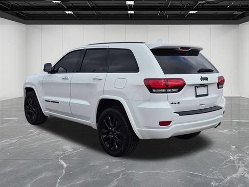Used 2019 Jeep Grand Cherokee Altitude AWD/4WD image 3