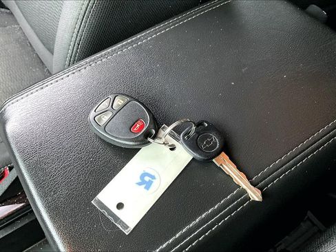 Used 2017 Chevrolet Traverse LT w/ Style and Technology Package image 6