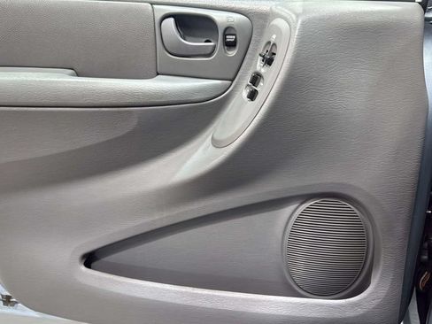 Used 2006 Dodge Grand Caravan SXT FWD image 20