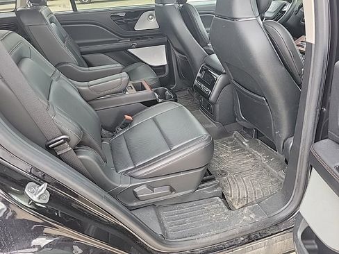 Used 2023 Lincoln Aviator Reserve w/ Equipment Group 201A image 12