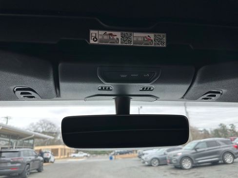 Used 2023 Jeep Wrangler Unlimited Sahara image 36