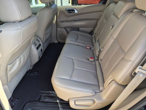 Used 2017 Nissan Pathfinder Platinum image 20