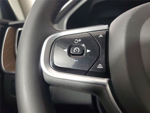 Certified 2023 Volvo XC60 B5 Plus w/ Protection Package Premier FWD image 25