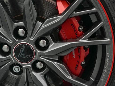 Used 2022 Chevrolet Corvette Stingray Premium Conv w/ Z51 Performance Package RWD image 13