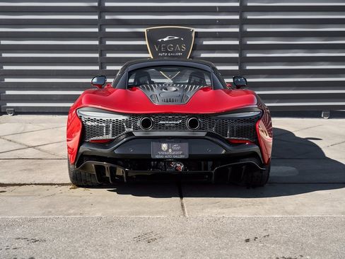 Used 2023 McLaren Artura image 20