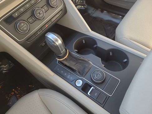 Used 2019 Volkswagen Atlas SE w/ Panoramic Sunroof Package image 22