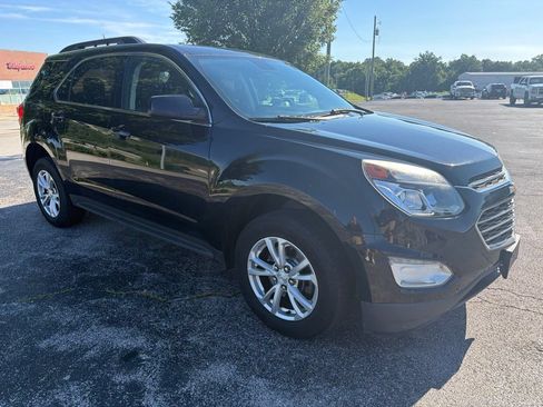 Used 2017 Chevrolet Equinox LT w/ Convenience Package FWD image 2