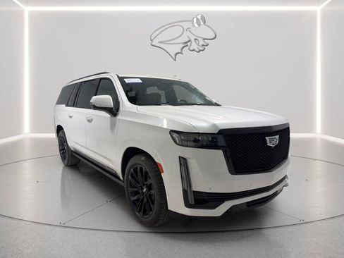 Used 2021 Cadillac Escalade ESV Sport w/ Driver Assist Tech Package AWD/4WD image 7