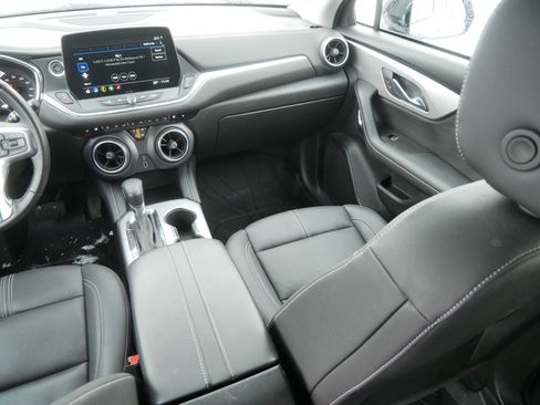 Used 2024 Chevrolet Blazer LT w/ Midnight/Sport Edition image 11