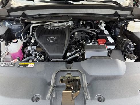 Used 2024 Toyota Grand Highlander AWD image 35