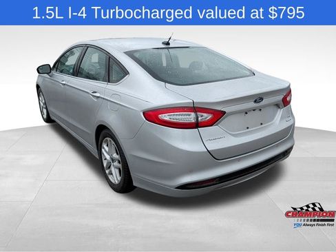 Used 2016 Ford Fusion SE FWD image 3