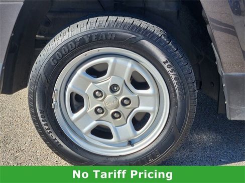 Used 2016 Jeep Patriot Sport image 8