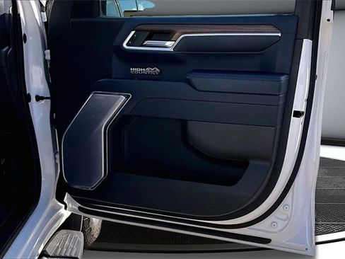 Used 2022 Chevrolet Silverado 1500 High Country w/ Z71 Off-Road Package image 29