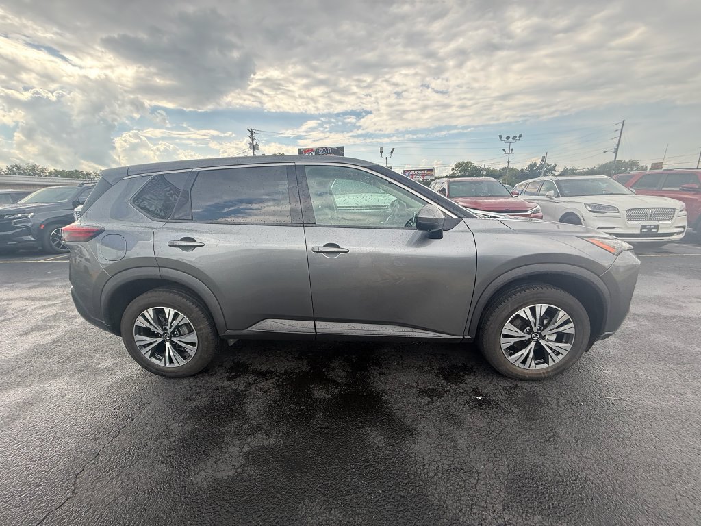 Used 2021 Nissan Rogue SV AWD/4WD image 2