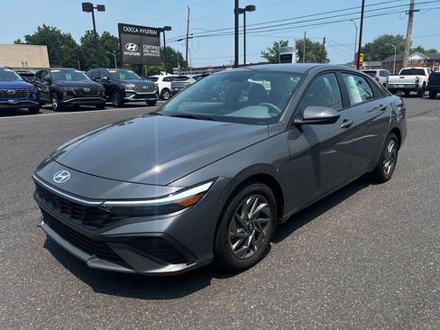 Certified 2024 Hyundai Elantra SEL FWD image 1