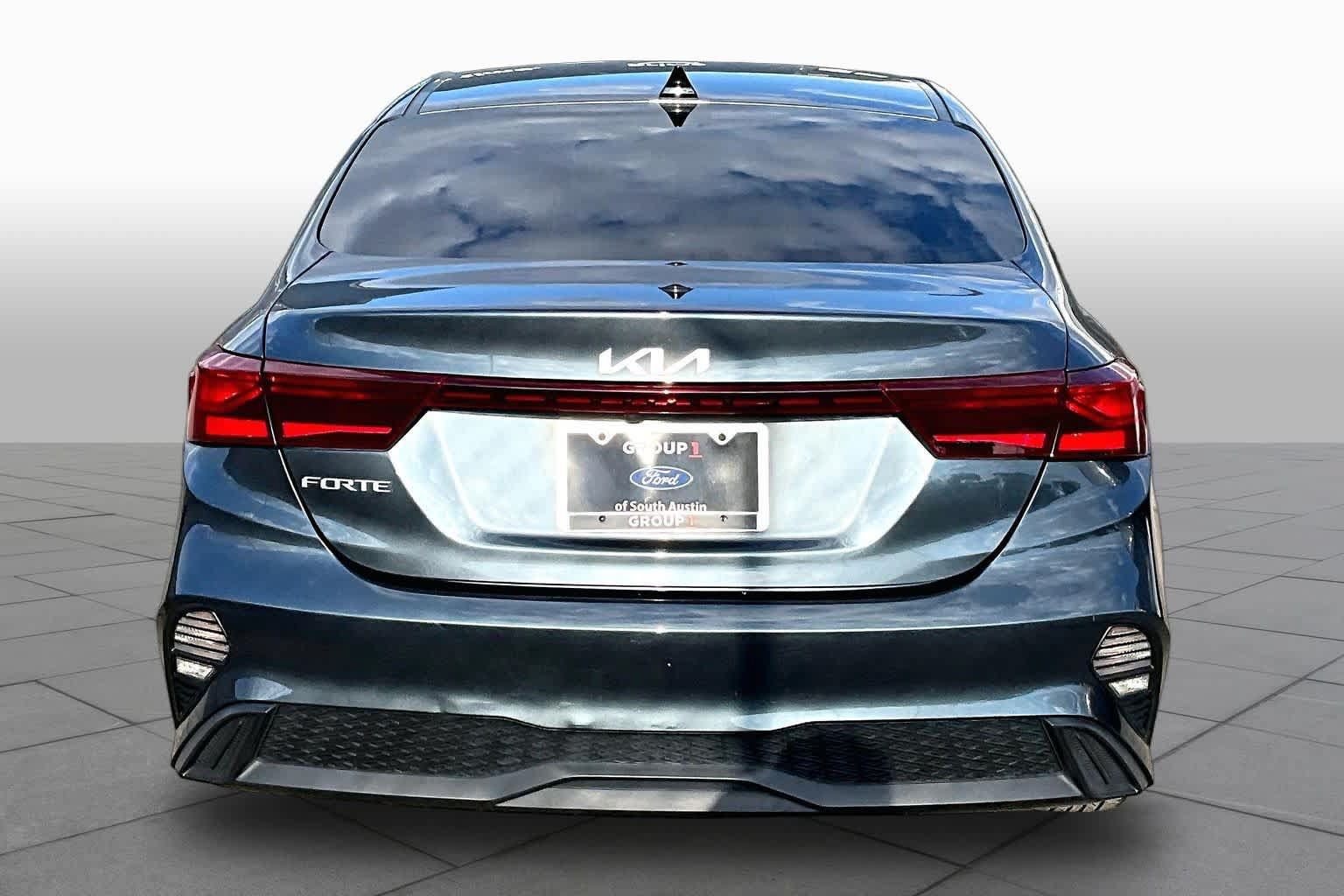 Used 2022 Kia Forte LXS FWD image 5
