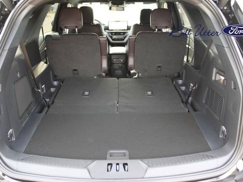 New 2026 Ford Explorer Platinum image 6