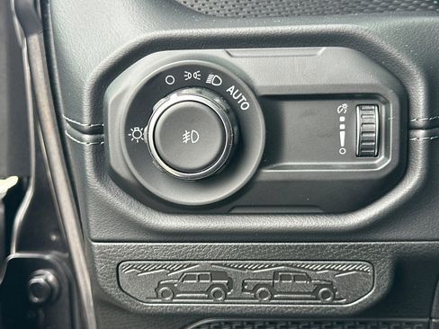 New 2025 Jeep Wrangler Rubicon w/ Xtreme 35 Tire Package image 30