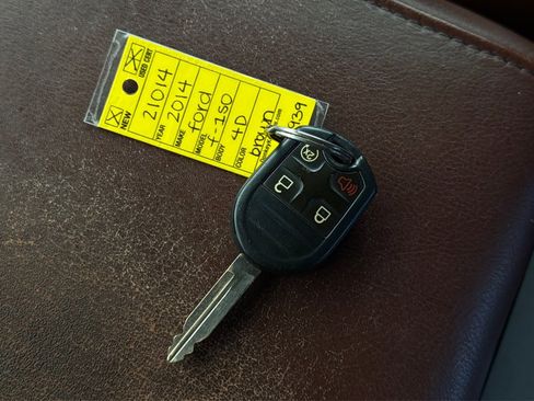 Used 2014 Ford F150 King Ranch w/ King Ranch Luxury Package image 38