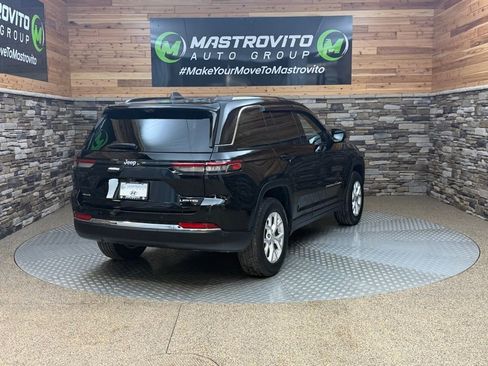 Used 2023 Jeep Grand Cherokee Limited w/ Luxury Tech Group II image 9