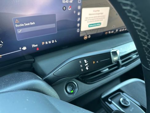 Used 2025 Buick Enclave Preferred image 24