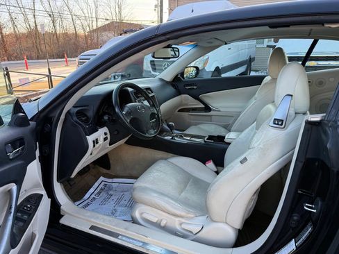 Used 2010 Lexus IS 250C image 7