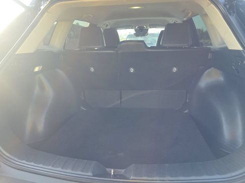 Used 2024 Toyota Corolla Cross XLE FWD image 11