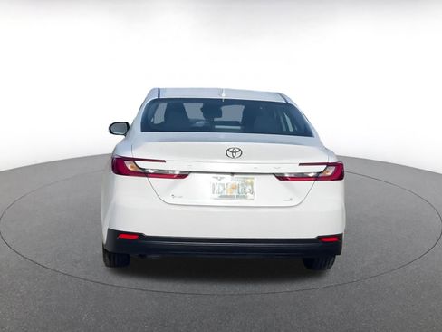 Used 2025 Toyota Camry LE image 11