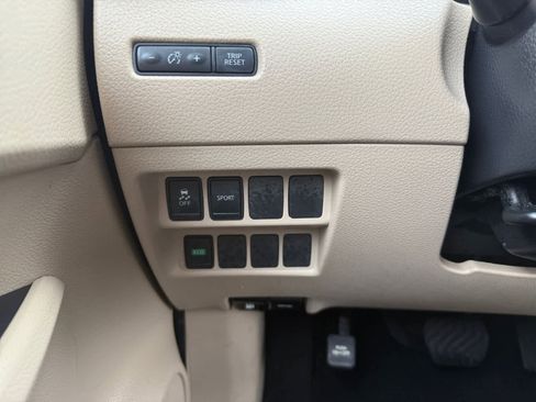 Used 2016 Nissan Rogue SV image 24