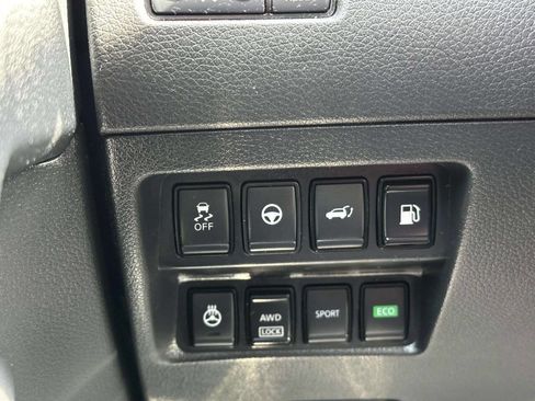 Used 2019 Nissan Rogue SV w/ Premium Package image 27