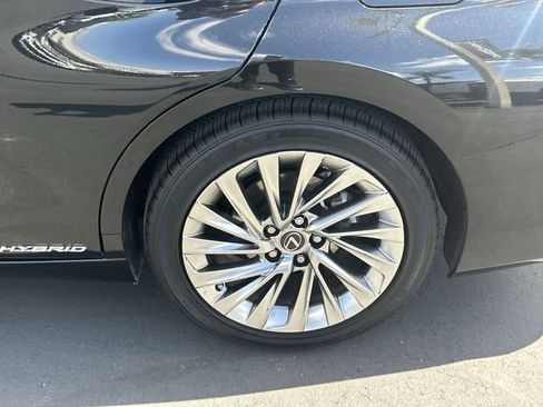 Used 2022 Lexus ES 300h w/ Accessory Package image 34