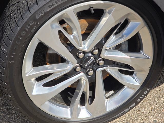 Used 2018 Lincoln MKX Reserve w/ Driver Assistance Package AWD/4WD image 24