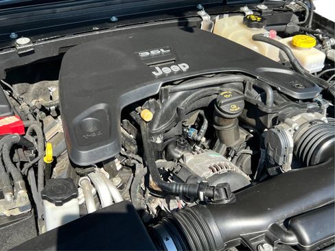 Used 2020 Jeep Wrangler Unlimited Sport AWD/4WD image 28