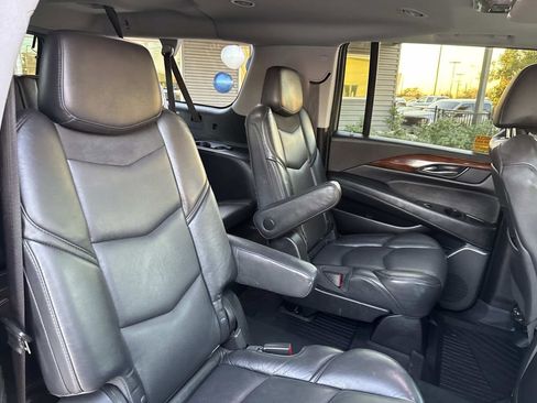 Used 2019 Cadillac Escalade ESV Premium Luxury w/ LPO, Radiant Package image 12
