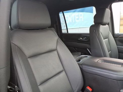Used 2024 Chevrolet Suburban LT image 23