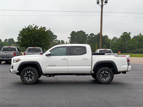 Used 2022 Toyota Tacoma TRD Off-Road w/ Technology Package AWD/4WD image 2