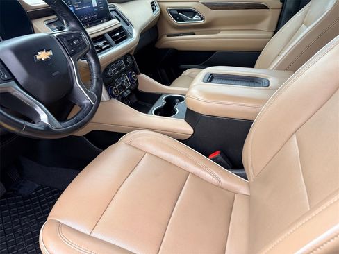 Used 2021 Chevrolet Tahoe Premier w/ Premium Package image 11