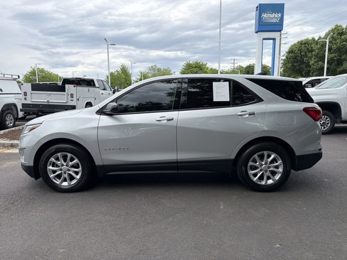 Used 2019 Chevrolet Equinox LS w/ LS Convenience Package image 7