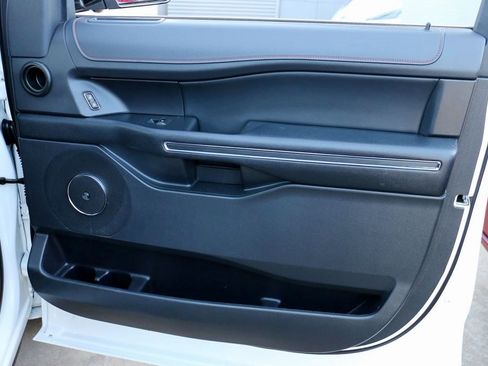 Used 2022 Ford Expedition Max Limited image 40