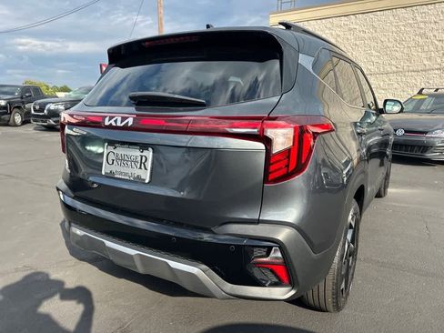 Used 2025 Kia Seltos EX w/ EX Sunroof Package image 3