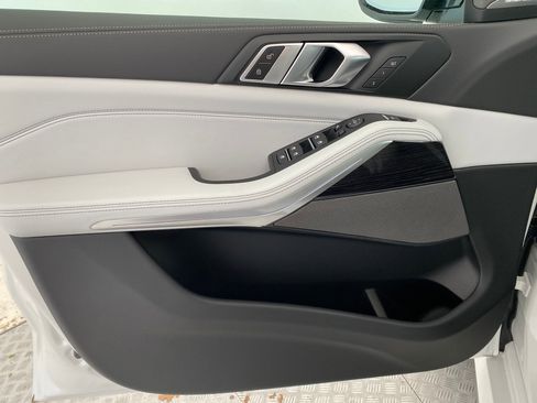 New 2026 BMW X5 xDrive40i w/ M Sport Package image 11