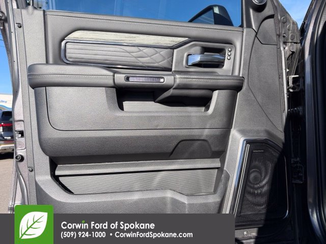 Used 2025 RAM 3500 Limited AWD/4WD image 20