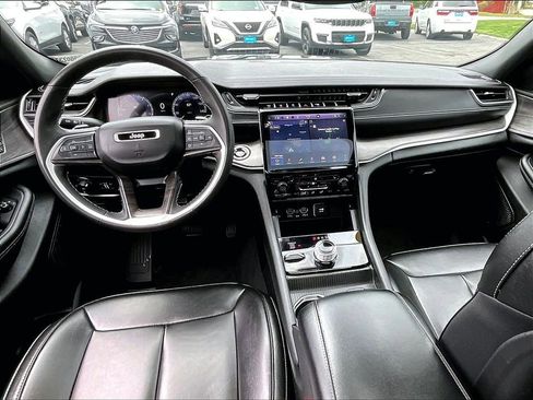 Used 2024 Jeep Grand Cherokee Limited AWD/4WD image 20