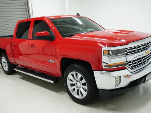 Used 2016 Chevrolet Silverado 1500 LT w/ Texas Edition image 3