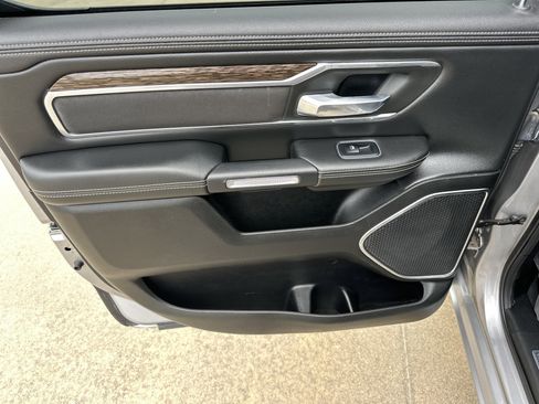 Used 2019 RAM 1500 Laramie AWD/4WD image 23