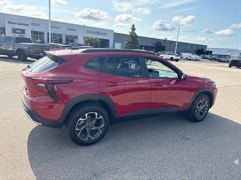 Used 2026 Chevrolet Trax LT w/ Driver Confidence Package FWD image 4