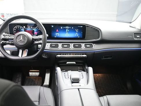 Certified 2026 Mercedes-Benz GLS 450 4MATIC image 9