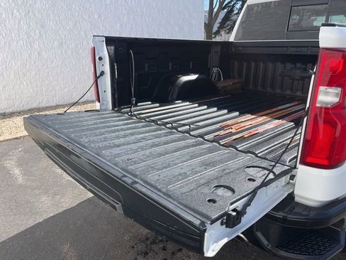 Used 2020 Chevrolet Silverado 1500 LT Trail Boss image 8