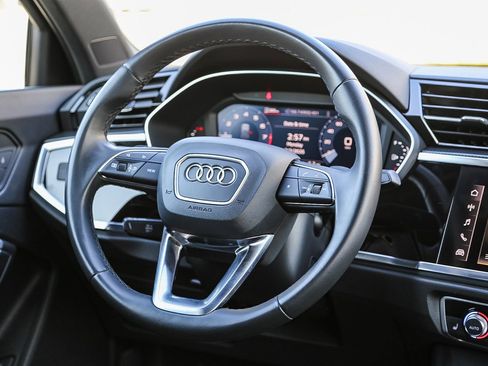 Used 2023 Audi Q3 2.0T Premium w/ Black Optic Sport Package image 16