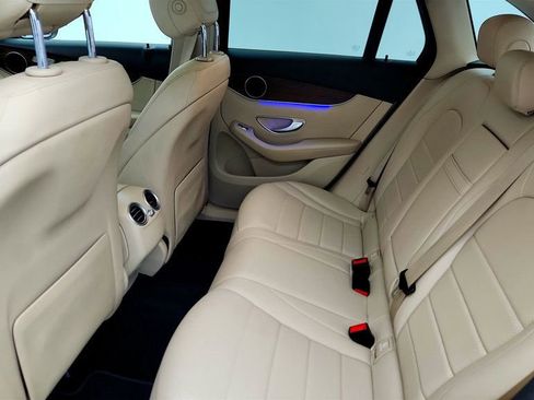 Used 2022 Mercedes-Benz GLC 300 4MATIC w/ Premium Package Lite image 20